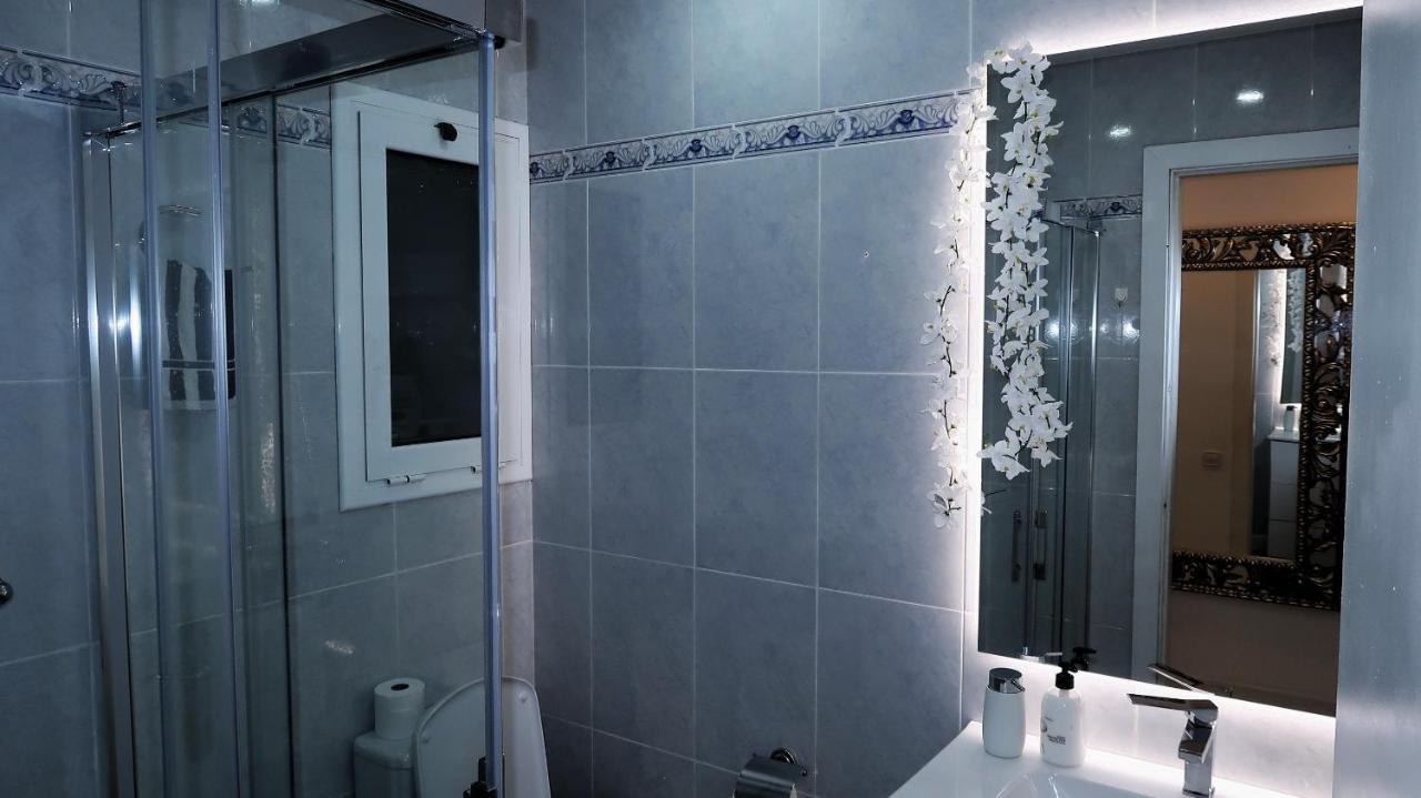 Entire Apartment , 2 Bedrooms Newly Remodeled Center Sitges Barcelona 外观 照片