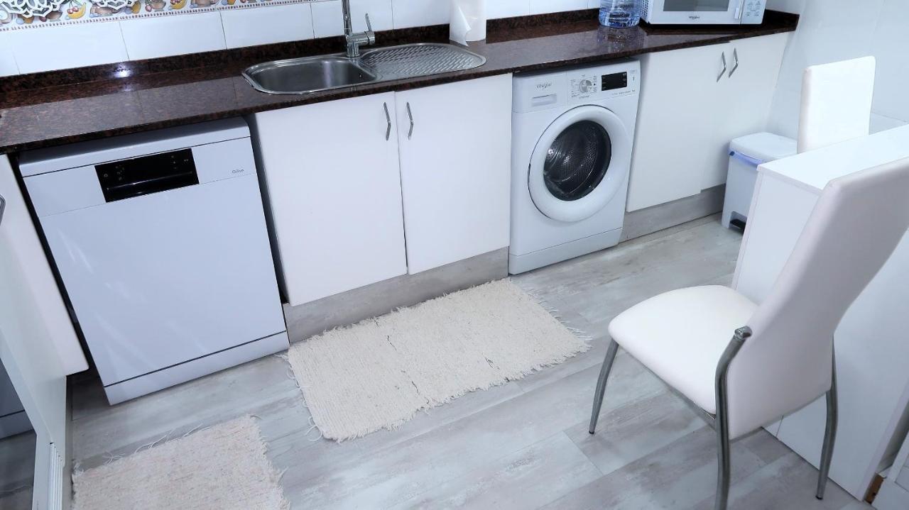 Entire Apartment , 2 Bedrooms Newly Remodeled Center Sitges Barcelona 外观 照片